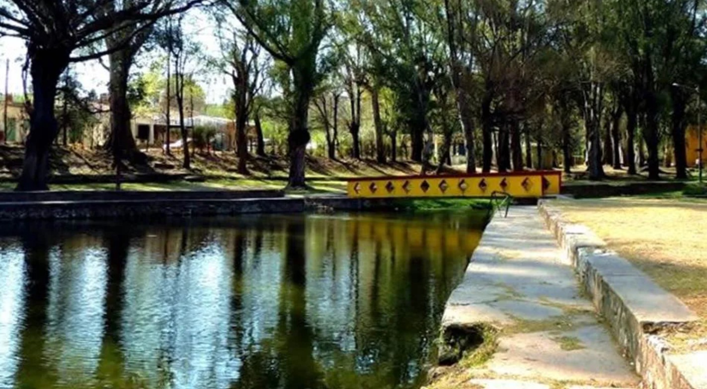 Líquidos derramados en el Río Salsipuedes: La Dirección de Ambiente municipal denunció a una dependencia provincial