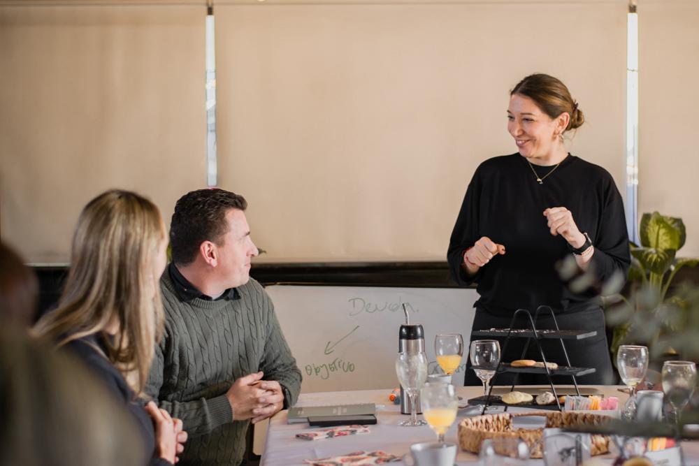 La teoría de los amigos facilitadores