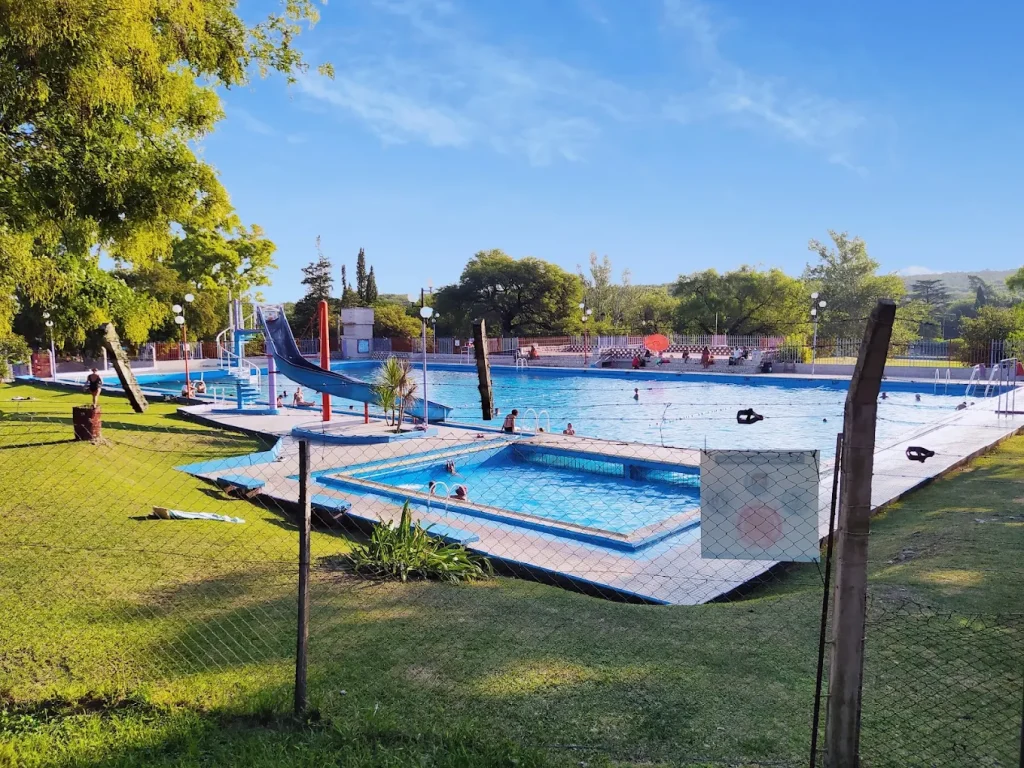 Chapuzón en Unquillo: arranca la temporada