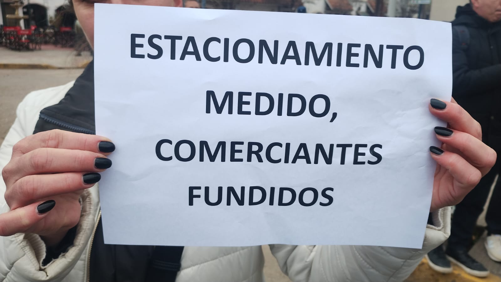 Comerciantes de Villa Allende volvieron a movilizarse contra el estacionamiento medido y anunciaron una nueva protesta