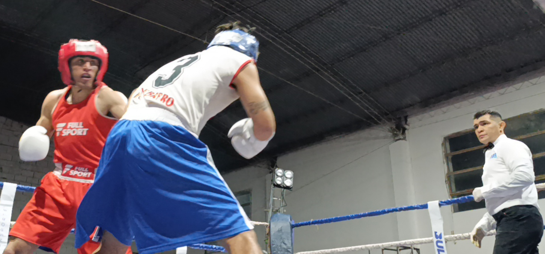 Un ring, 12 peleas y una noche a puro boxeo en Unquillo